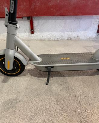 Monopattino Segway Ninebot 30LE