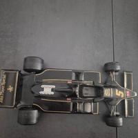 Modellino 1/14 Bburago John Player Special Lotus