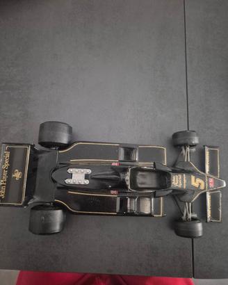 Modellino 1/14 Bburago John Player Special Lotus