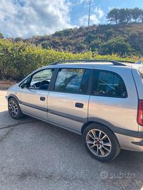 Opel zatira pezzi di ricambio