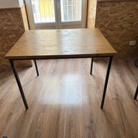 Tavoli e sedie vendibili anche separatamente