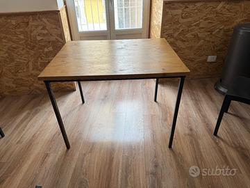 Tavoli e sedie vendibili anche separatamente