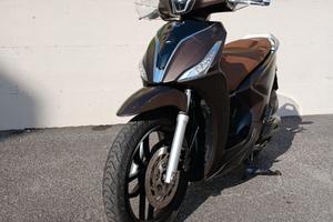 Kymco People 150