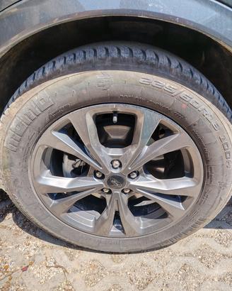 4 gomme MOMO 4 Stagioni 225/60/18 come nuove