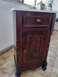 Comodino antiquariato