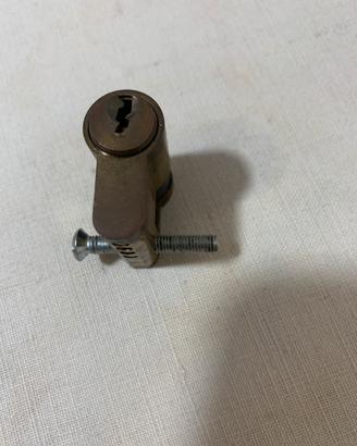 Blocchetto serratura per basculante