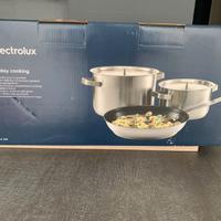 Set di pentole Electrolux nuovo