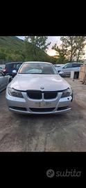 BMW 320D ANNO 2007 MOTORE CON 250000KM solo per ri