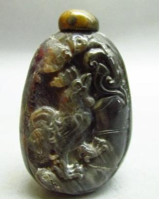Antica snuff bottle cinese in agata - intagliata a