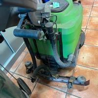 Lavasciuga pavimenti a batteria