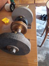 Albero con cuscinetti puleggia e mole