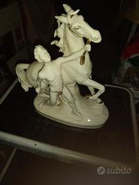 Soprammobile cavallo e ragazzo ceramica bianca
