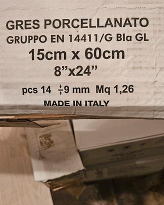 PAVIMENTO GRESS PORCELLANATO FINTO LEGNO CHIARO 
