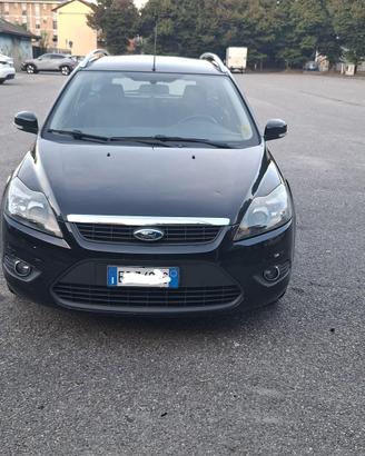 Ford Focus station wagon 2011