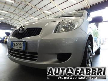 TOYOTA - Yaris - 1.0 5p. Sol