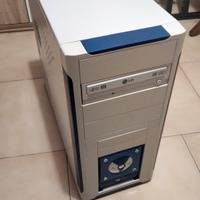 Pc computer fisso con sistema.operat Windows 7 