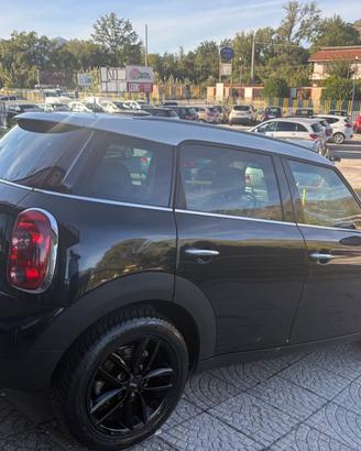 Mini Cauntryman cambio automatico garantita 12 mes