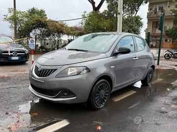 Lancia Ypsilon 1.0 FireFly 5 porte S&S Hybrid Ecoc