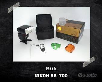 Flash  NIKON SB-700