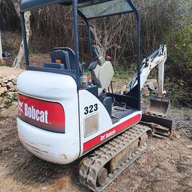 MiniEscavatore usato BOBCAT 323