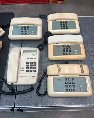 Lotto 5 telefoni Sirio con spine e adattatori