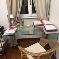 scrivania in vetro temperato. Ritiro a casa