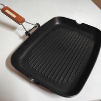 Bistecchiera Antiaderente con manico in legno.