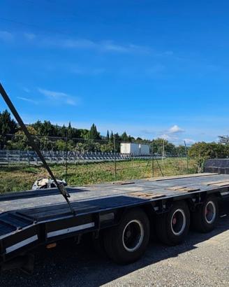 Semirimorchio carrellone Cometto con rampe