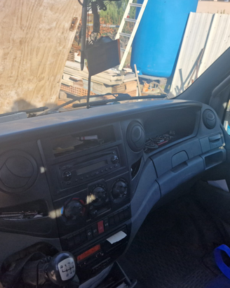 Camion DAILY 65 180C