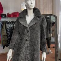 Giacca in pelliccia di Astrakan grigio