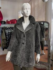 Giacca in pelliccia di Astrakan grigio