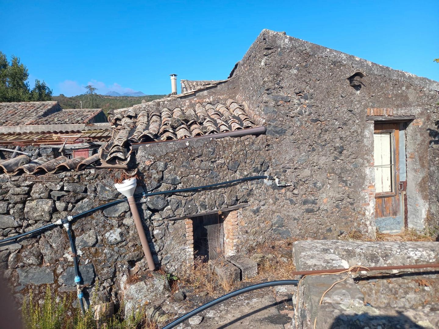 Rustico da ristrutturare con terreno - Vista 2