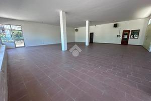 NEGOZIO A BORGO VIRGILIO