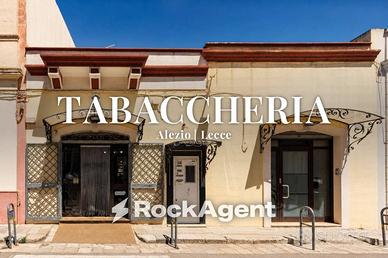 Attività / Licenza di 100 m² con 1 locale a Alezio