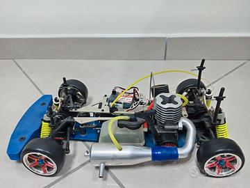 macchinina da competizione a benzina