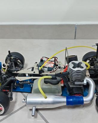 macchinina da competizione a benzina