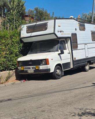 ARCA FORD TRANSIT 2.4 DIESEL 4 MARCE  FUNZIONANTE