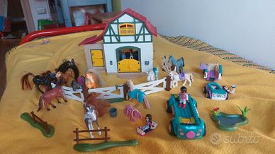 PLAYMOBIL Country Maneggio con 15 cavalli+macchine