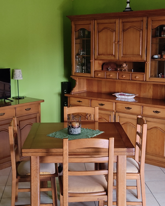 Credenza - madia - tavolo - sedie