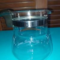 Caraffa di vetro