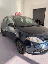 Lancia Ypsilon 1.2 69 CV 5 porte S&S Gold