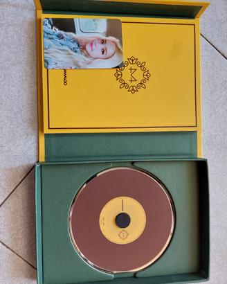 Mamamoo Yellow Flower