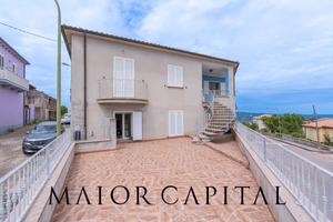 Luras | Appartamento panoramico in posizione centr