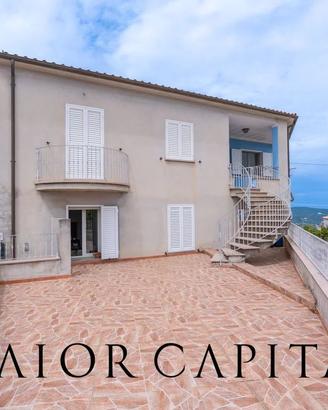 Luras | Appartamento panoramico in posizione centr