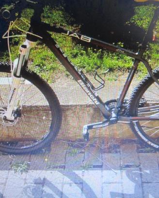 BICI-M.T.BIKE DELLA BIANCHI MOD JAB 27,4C DEORA-21