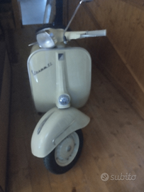 Vespa GL restaurata