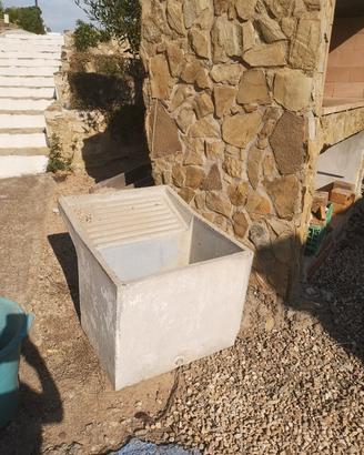 lavatoio antico in cemento 