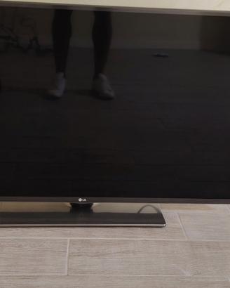 Smart TV LG 42 Pollici più Home Theatre più staffa
