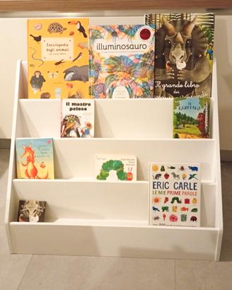 Libreria frontale stile Montessori 