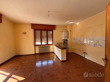 Quadril. di 160 mq con solarium, cantina e box